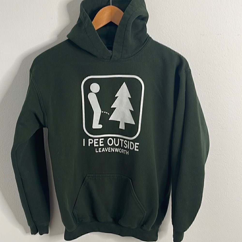 I Pee Outside pullover hoodie sweatshirt.  Size Boys XL.